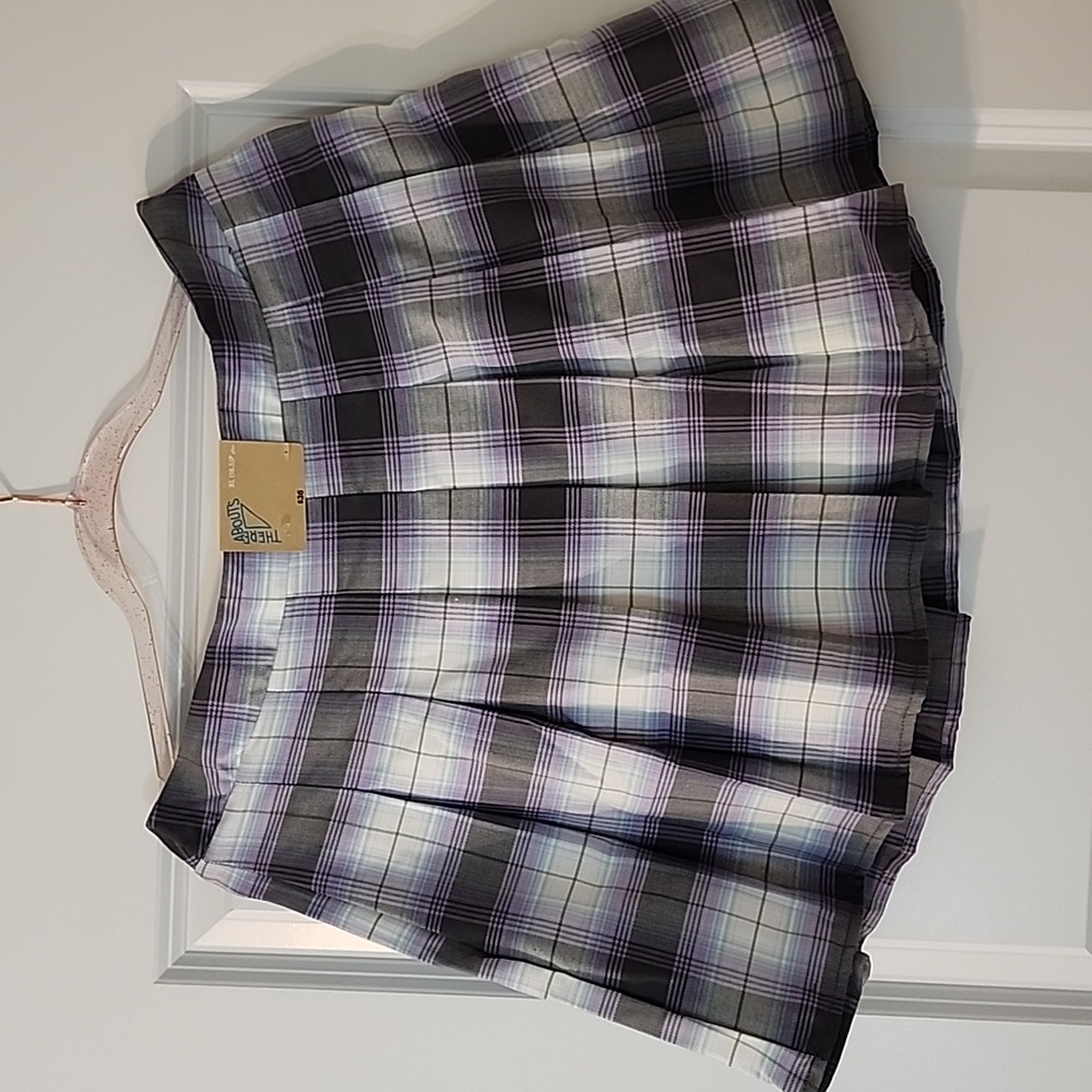Girls plus skirt